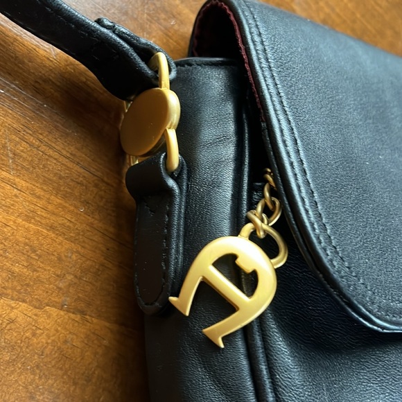 Etienne Aigner Vintage Black Leather Crossbody - Picture 3 of 16